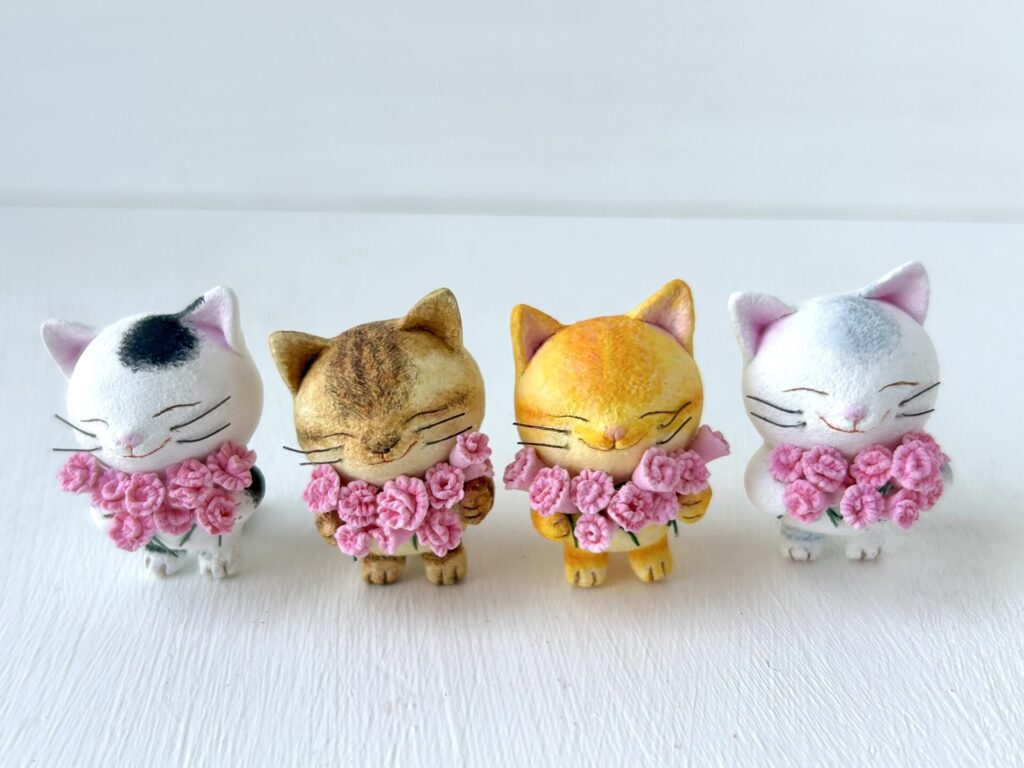 4人そろった花束猫さん。いろいろな毛色が楽しめます。